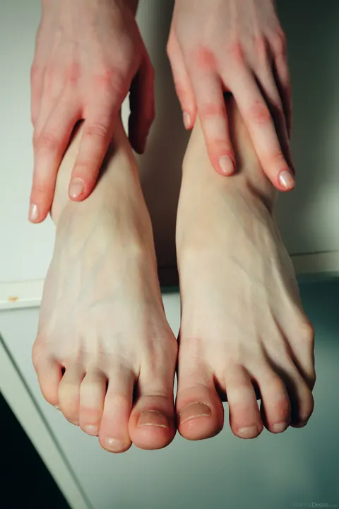 Woman Stands Nude in the Kitchen and Spreads Her Legs – photo 2 of 21