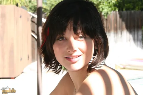 Ellie Idol: Brunette MILF Drops Her Robe and Smokes Naked Outdoors – photo 4 of 16