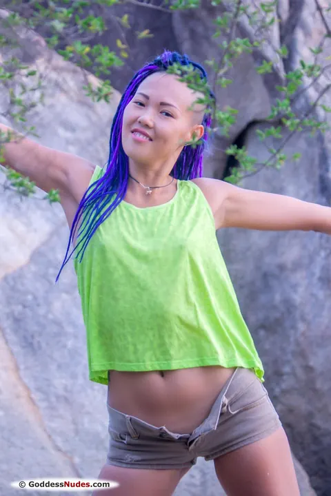 Sweet Julie: Petite Asian Brunette Strips Out of Her Shorts on the Beach – photo 3 of 21