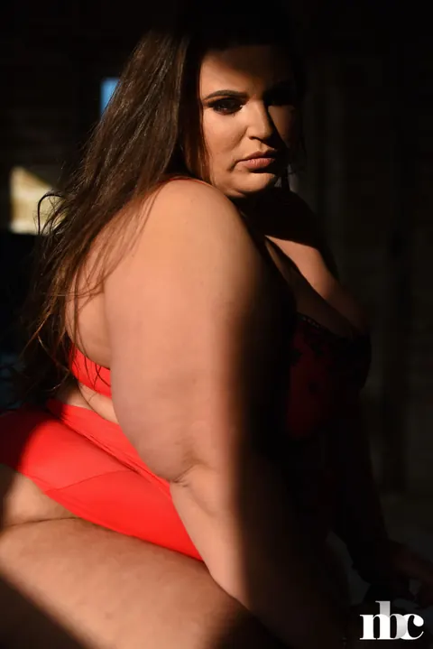 Yazmin Fox: Brunette BBW Strips Off Her Panties to Flaunt Her Big Tits – photo 13 of 21