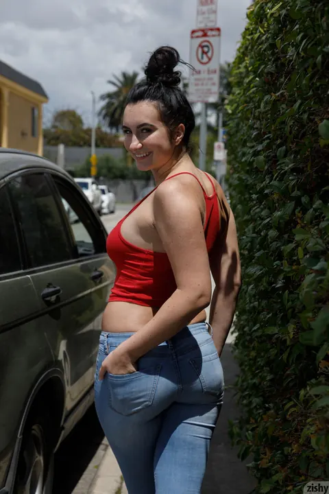 Sidney Alexis: Brunette PAWG Flashes Her Big Tits and Ass in Jeans Outdoors – photo 1 of 12