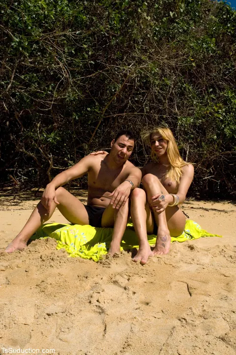 Brazilian Trans Woman Strips Nude Outdoors – photo 5 of 14