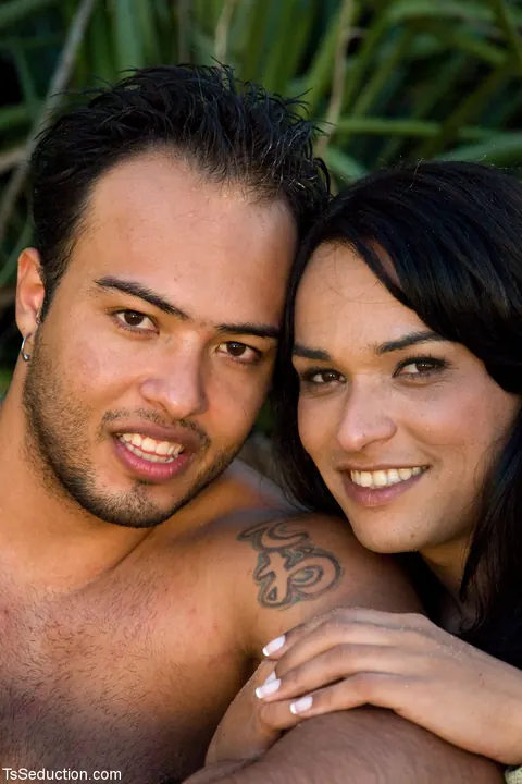 Brazilian Trans Woman Strips Nude Outdoors – photo 14 of 14