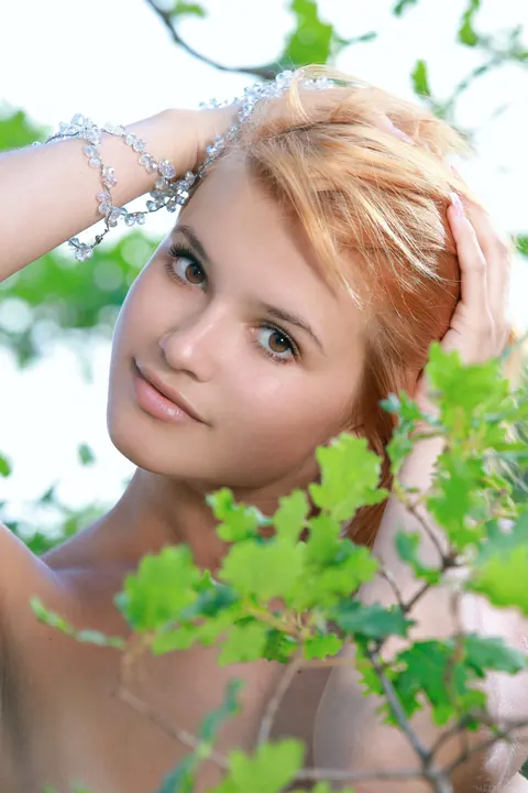Violla A: Thick Ukrainian Redhead Poses Nude Outdoors with Shaved Pussy – photo 18 of 21