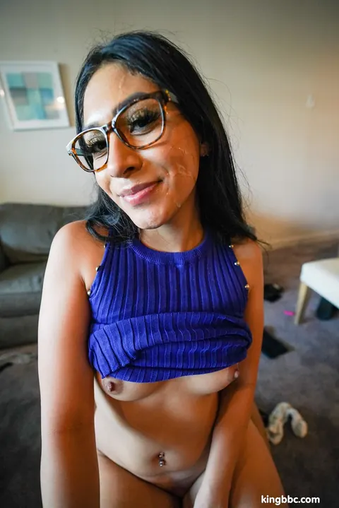 Thick Latina Sucks BBC and Takes a Facial – photo 18 of 21