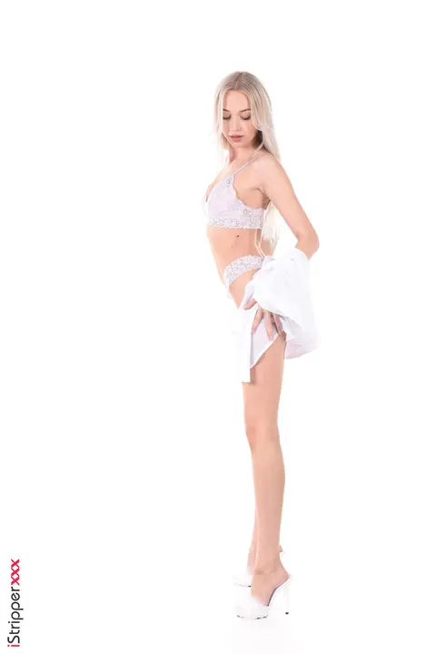 Bernie Svintis: Tall Skinny Blonde Undresses and Masturbates with a Dildo – photo 2 of 15