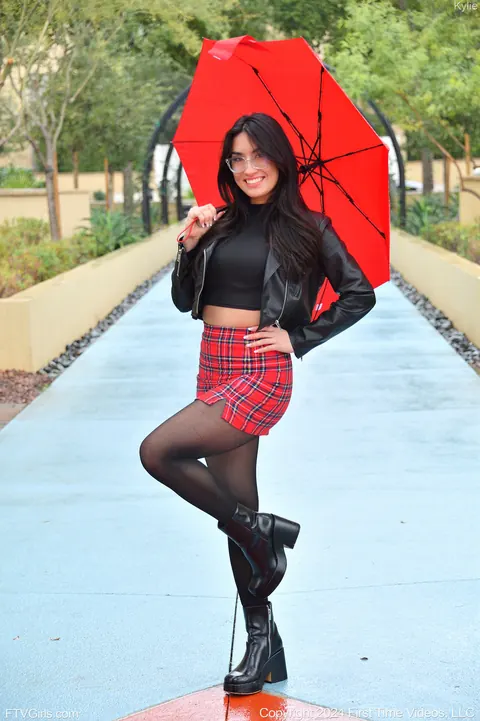 Woman in Stockings and Boots Flashes and Spreads Outdoors – photo 6 of 21