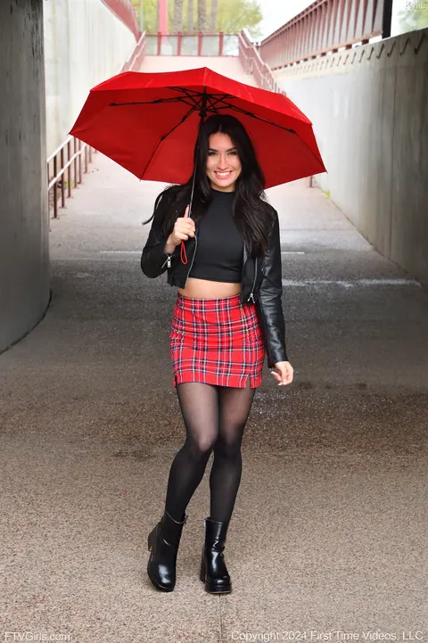 Woman in Stockings and Boots Flashes and Spreads Outdoors – photo 9 of 21