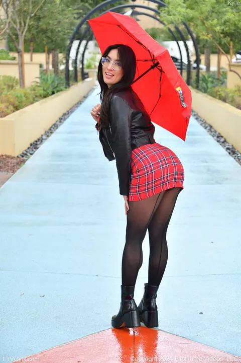 Woman in Stockings and Boots Flashes and Spreads Outdoors – photo 7 of 21