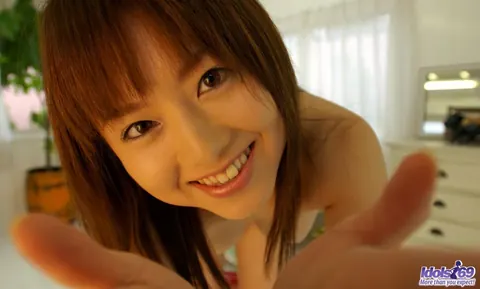 Akiho Yoshizawa: Japanese Redhead Undresses and Spreads Her Hairy Pussy – photo 5 of 16