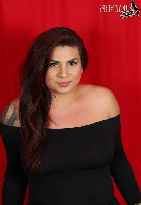 Curvy Trans Woman with Big Tits Poses in Her Dress – photo 1 of 16