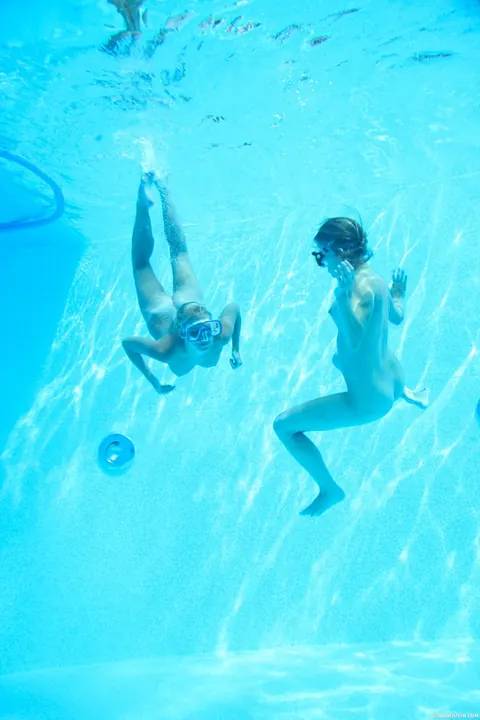 Sara J: European Lesbians Lick and Finger Each Other in the Pool – photo 10 of 21