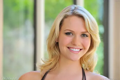 Mia Malkova: Blonde in a Short Dress Flashes Outdoors – photo 11 of 16