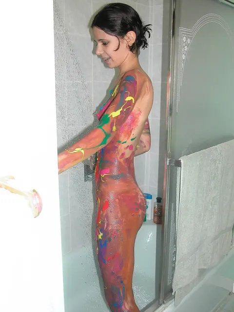 Latina Amateur Redhead Poses Nude with Paint on Her Body – photo 16 of 21