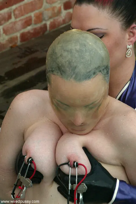Betka Schpitz & Dana DeArmond: Curvy Brunette Dominates in Lesbian Bondage – photo 12 of 21