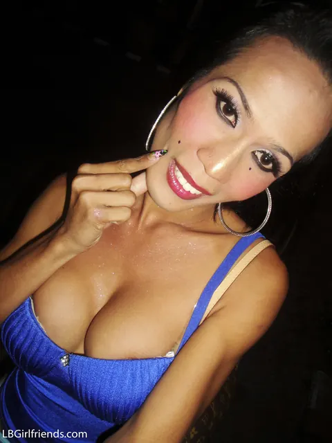 Asian Trans Woman with Big Tits Poses Nude – photo 4 of 17