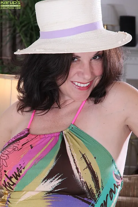 Arden Delaney: Thick MILF with Big Tits Spreads Her Hairy Pussy in a Dress – photo 1 of 16