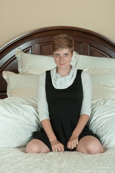 Aurora Odaire: Thick Redhead Strips and Shows Her Hairy Pussy – photo 1 of 17