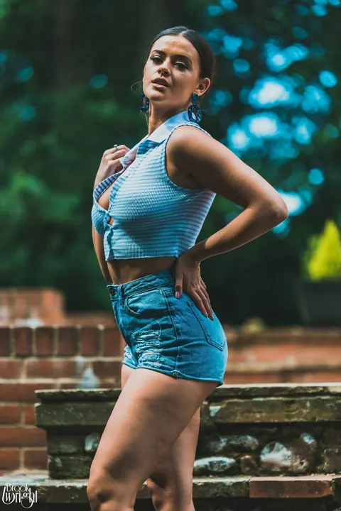 Brook Wright: British Brunette with Big Natural Tits Strips to Heels Outdoors – photo 1 of 12