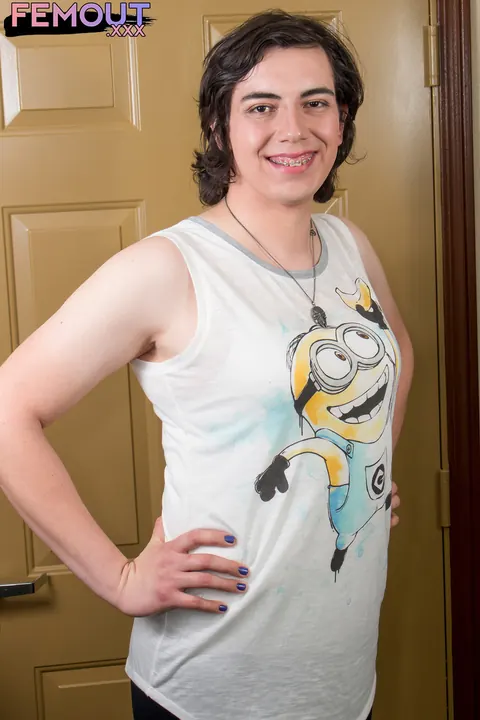 Curvy Trans Woman Undresses and Displays Her Body – photo 2 of 16