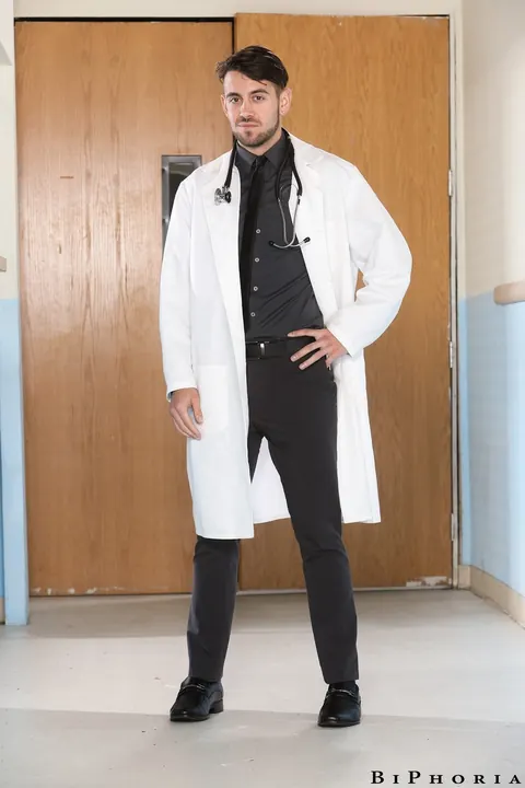 Brooke Paige: Thick Blonde Doctor in Stockings Takes Anal in a Threesome – photo 4 of 15