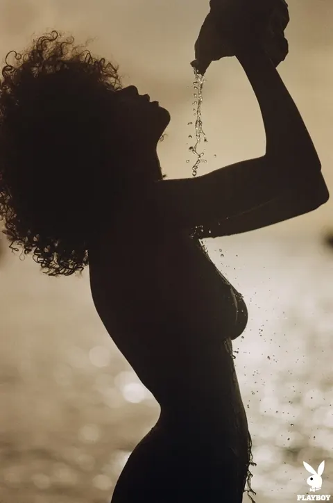Nereyda Bird: Tall Ebony Brunette with Big Tits Poses in a Bikini on the Beach – photo 1 of 12