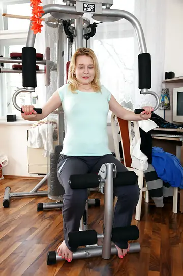Woman Strips Out of Her Yoga Pants and Fingers Her Clit in the Gym