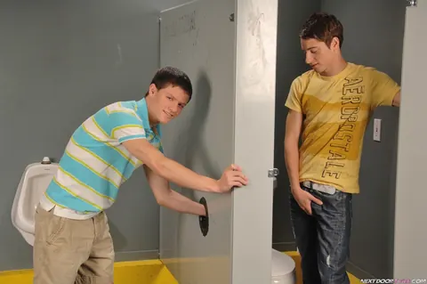 Guy Sucks Cock and Licks Balls at the Gloryhole – photo 2 of 20