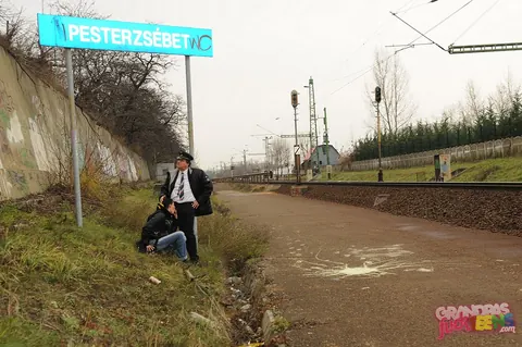 Skinny Brunette Sucks Old Man on a Train for a Ticket – photo 14 of 16