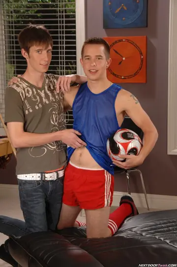 Two Men Suck and Fuck in the Open Air
