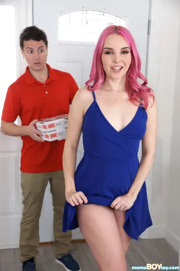 Aaliyah Love – Hairy MILF in Heels Gives a Handjob Before Anal Doggy with Pizza Delivery