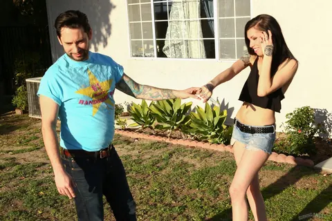Callie Cyprus: Tattooed Brunette Sucks Cock Outdoors Before Sex – photo 4 of 17