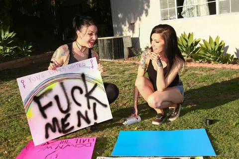 Callie Cyprus: Tattooed Brunette Sucks Cock Outdoors Before Sex – photo 1 of 17
