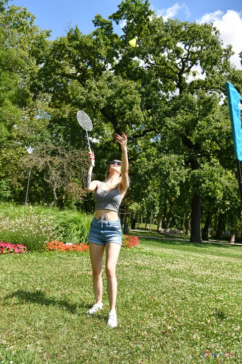 Sladyen Skaya: European Blonde in Glasses Takes Anal Outdoors – photo 7 of 21