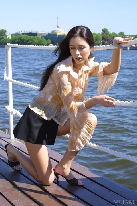 Tall Pale Woman Lifts Her Skirt Outdoors in High Heels – photo 5 of 21