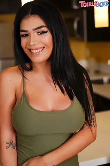 Thick Trans Woman Turns Sideways and Arches Back Nude