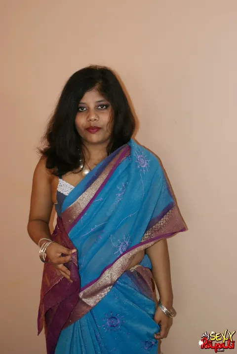 Indian BBW Undresses and Shows Off Her Heavy Body – photo 1 of 15