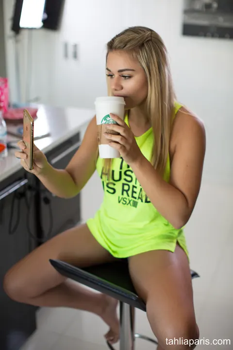 Tahlia Paris: Blonde with Big Tits Spreads Her Legs in the Kitchen – photo 7 of 15