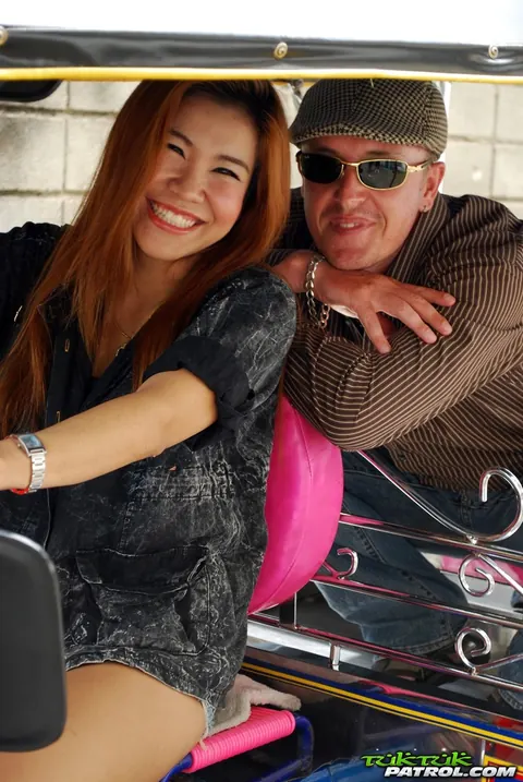 Noy: Thai Brunette Kisses Her Driver in a Mini Taxi Outdoors – photo 11 of 17