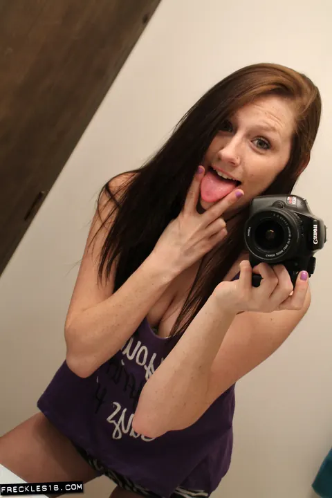 Busty Brunette Takes Mirror Selfies in Lingerie and Shorts – photo 6 of 12