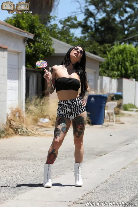 Joanna Angel: Petite Brunette MILF Takes BBC Anal Outdoors in Boots – photo 4 of 21