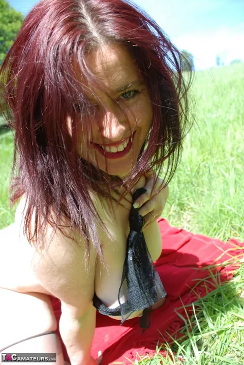 Juiceyjaney: British MILF in Stockings Shows Her Big Natural Tits and Hairy Bush Outdoors – photo 14 of 16