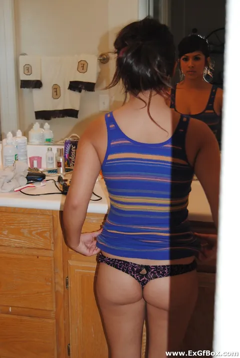 Layla Rose: Busty Latina Amateur Strips to Show Her Natural Tits – photo 6 of 20