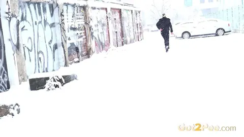 Gianna Ray: Blonde Czech Babe Pees in the Snow Outdoors – photo 15 of 15