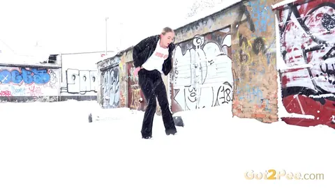 Gianna Ray: Blonde Czech Babe Pees in the Snow Outdoors – photo 2 of 15