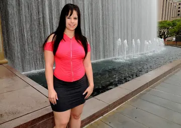 Virgo Peridot – Curvy MILF in a Skirt Sucks Cock and Takes Anal Outdoors