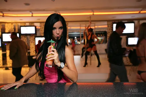 Ashley Bulgari: Czech Brunette Kisses Girlfriend and Fucks Her with a Dildo – photo 6 of 21