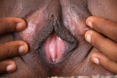 Ebony Amateur Lifts Her Skirt and Pulls Panties Aside – photo 16 of 16
