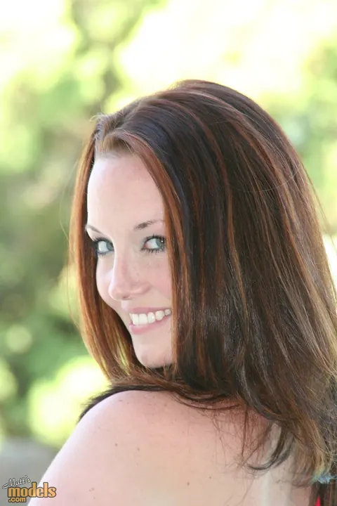 Fay Galloway: Pale Brunette Strips Out of Her Bikini at the Pool in High Heels – photo 3 of 16