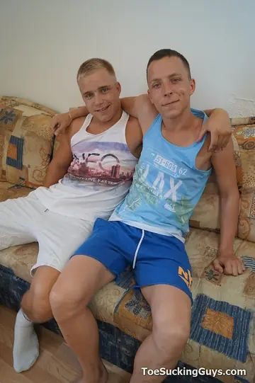 Slim Guys Kiss and Suck Before Fucking